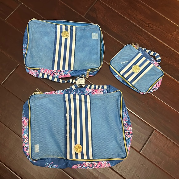 Lilly Pulitzer Handbags - Lilly Pulitzer GWP set of 3 packing Cubes NWT
